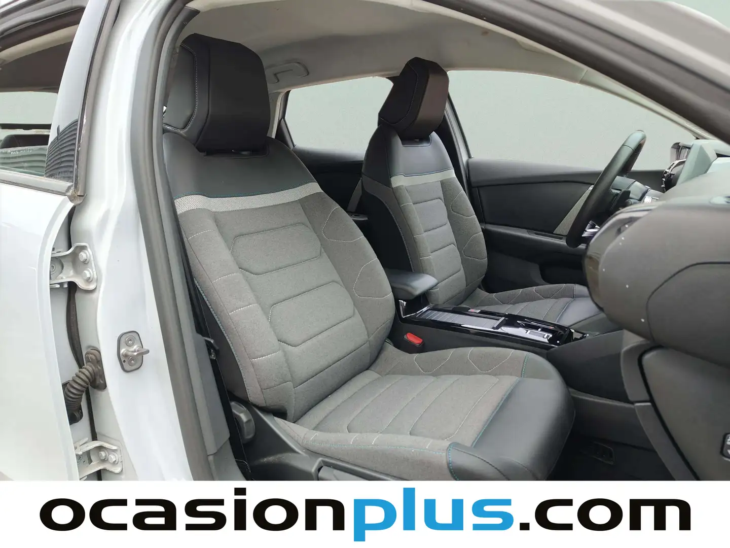 Foto Citroën C4 Citroen C4 Hybrid 136 Plus e-DCS6 (136 CV)