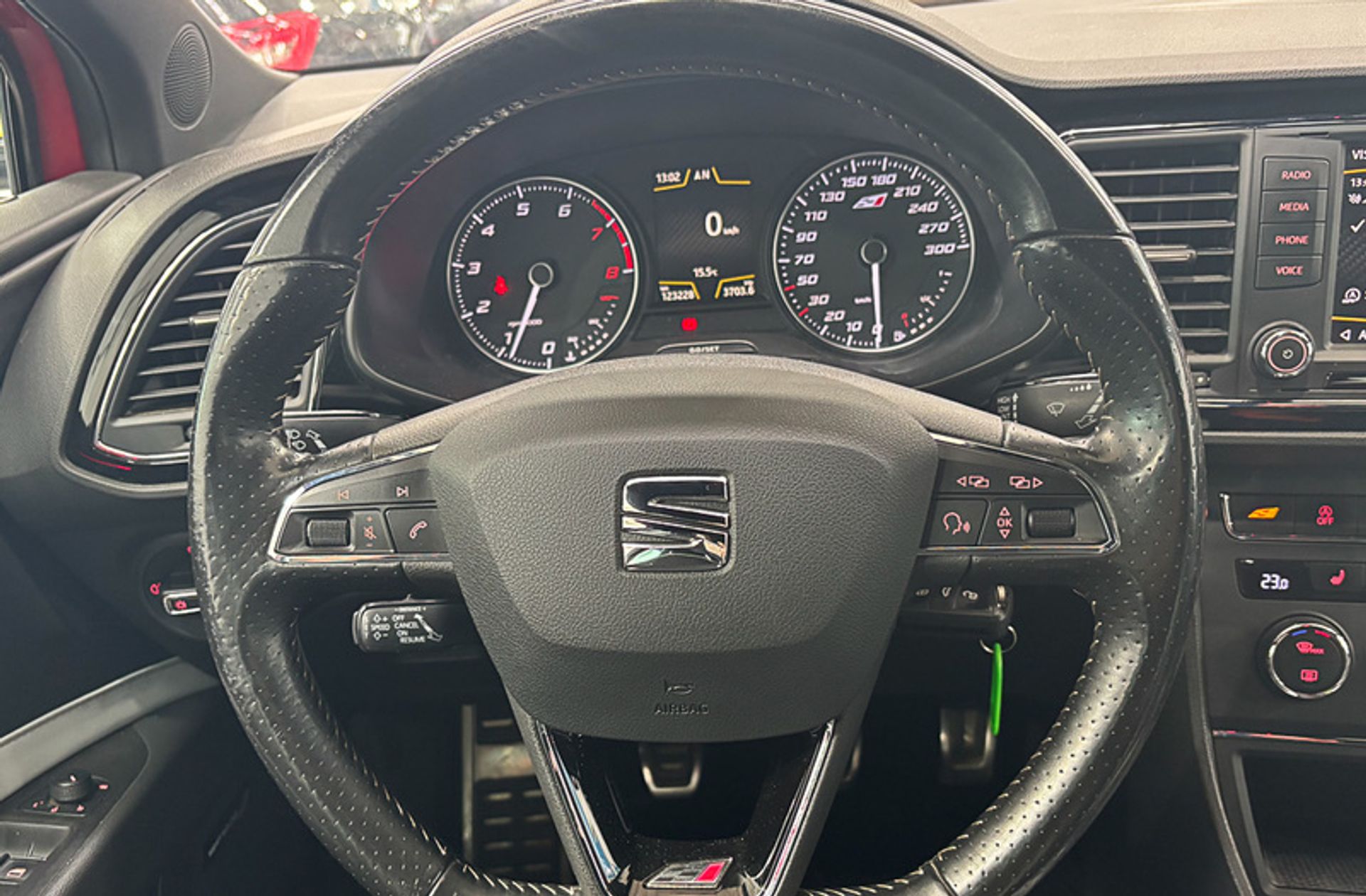 SEAT León 2.0 TSI Cupra DSG - foto 24