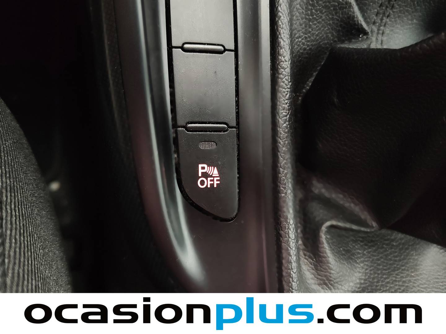 Extras del KIA Carens KIA Carens 1.6 GDi UEFA Euro 2016 Eco-Dynamics (135 CV)