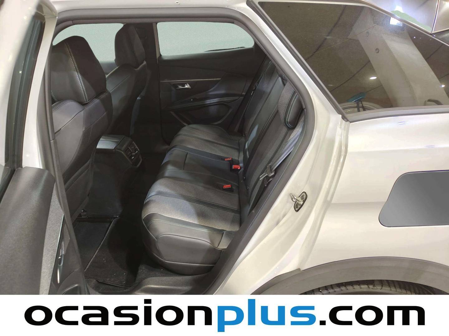 Foto Peugeot 3008 Hybrid Peugeot 3008 Hybrid 300 Allure Pack e-EAT8  (300 CV)