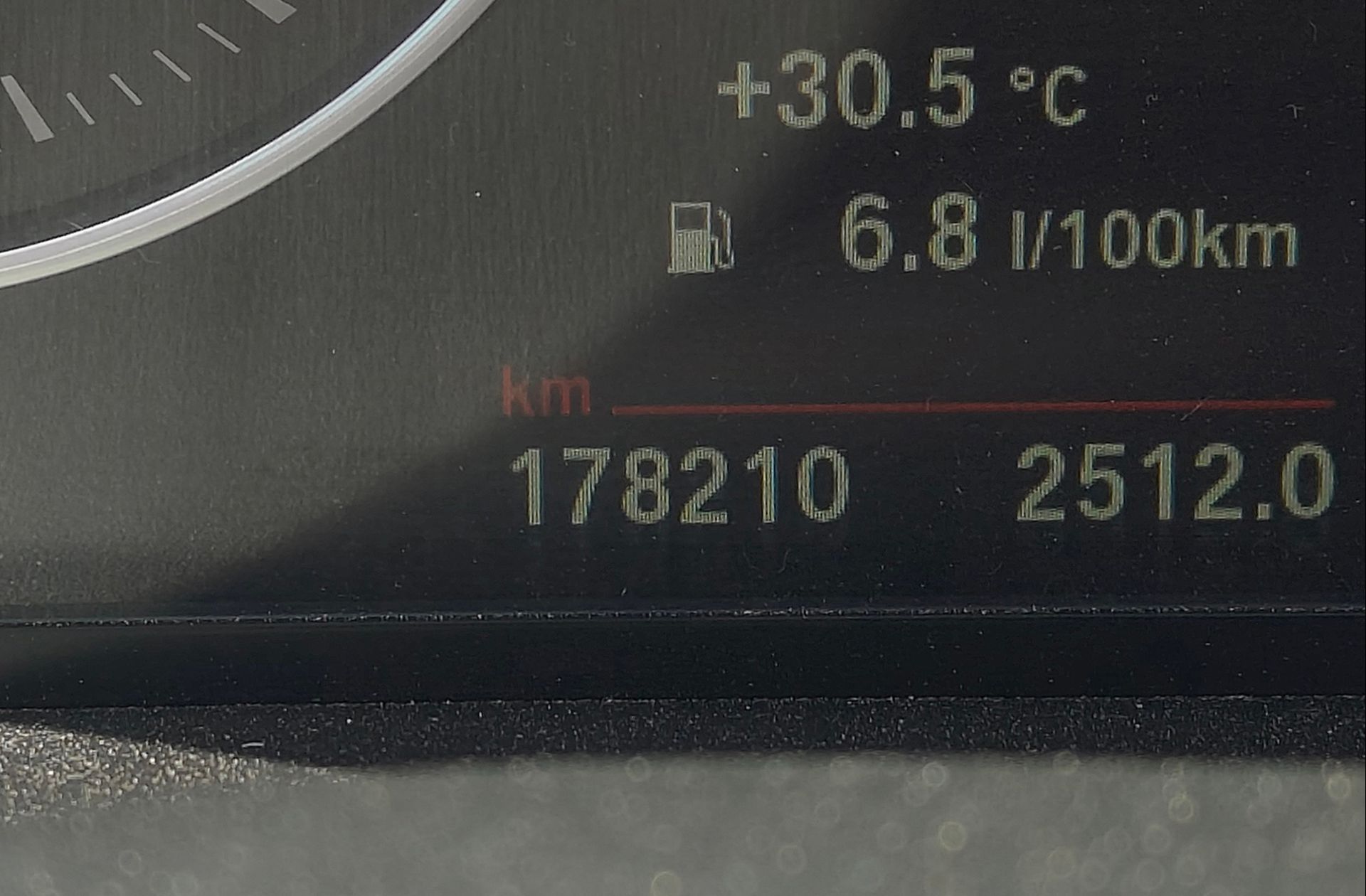 BMW X1 sDrive18d - foto 9
