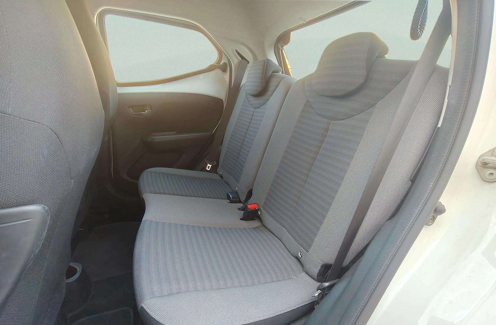Toyota Aygo 1.0 70 x-play - foto 11