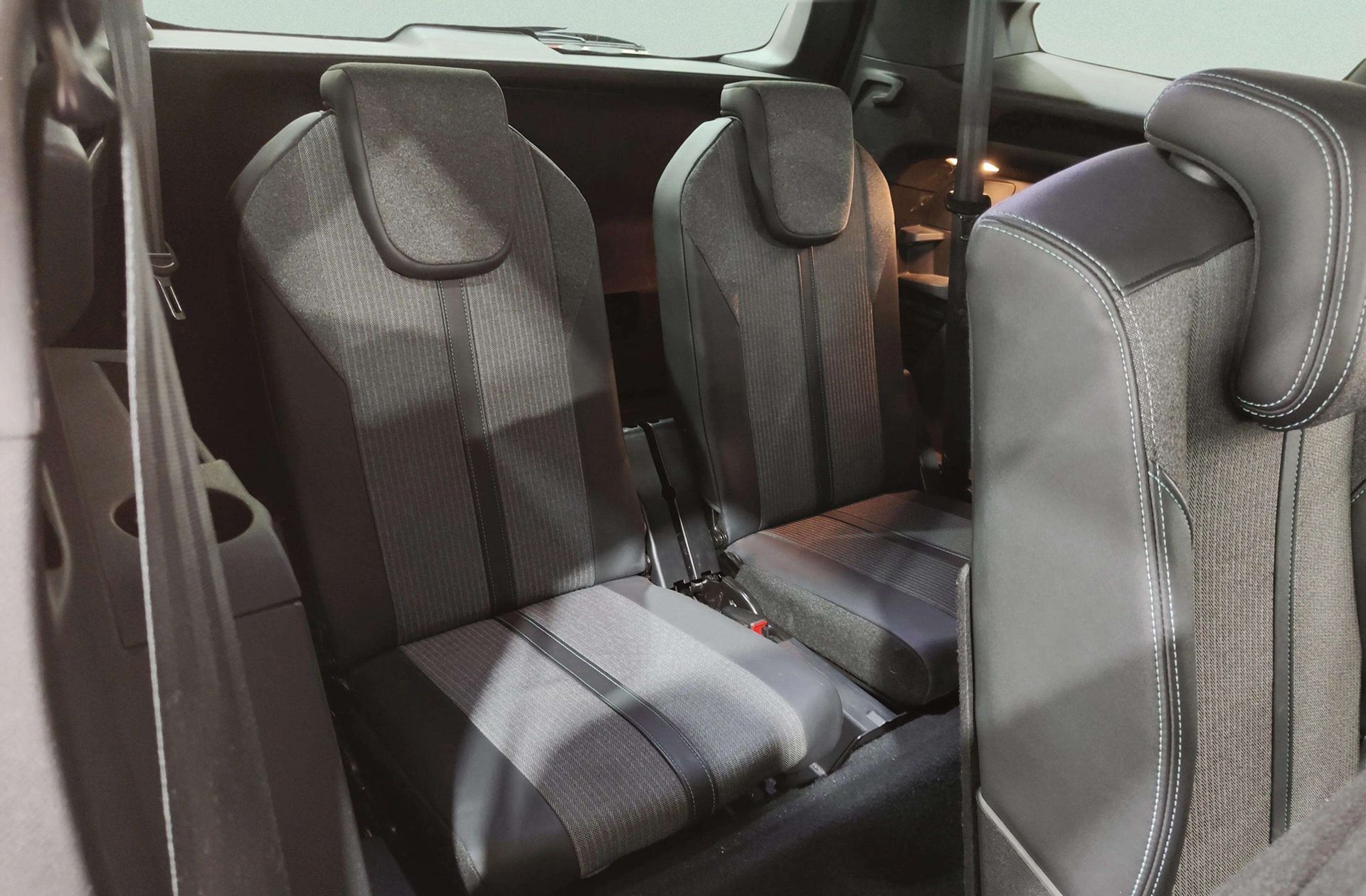 Peugeot 5008 PureTech 130 Allure Pack 7 plazas - foto 20