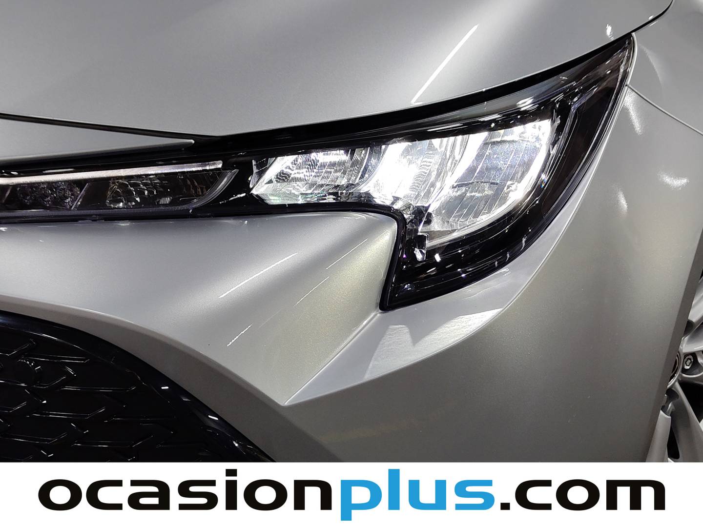 Acabados Toyota Corolla Toyota Corolla 140H Active Plus Touring Sport  (140 CV)