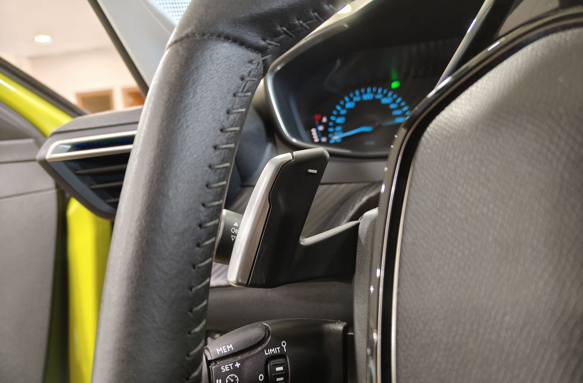 Peugeot 208 Style Hybrid 110 eDCS6 - foto 23