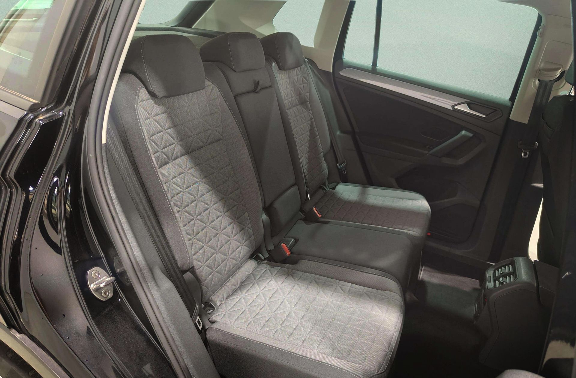 Volkswagen Tiguan Life 2.0 TDI DSG - foto 21