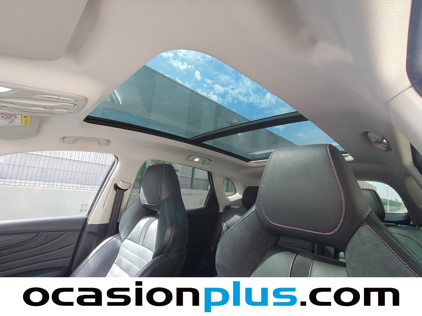 Extras y acabados del MG HS MG HS 1.5 Turbo GDI Luxury DCT (162 CV)
