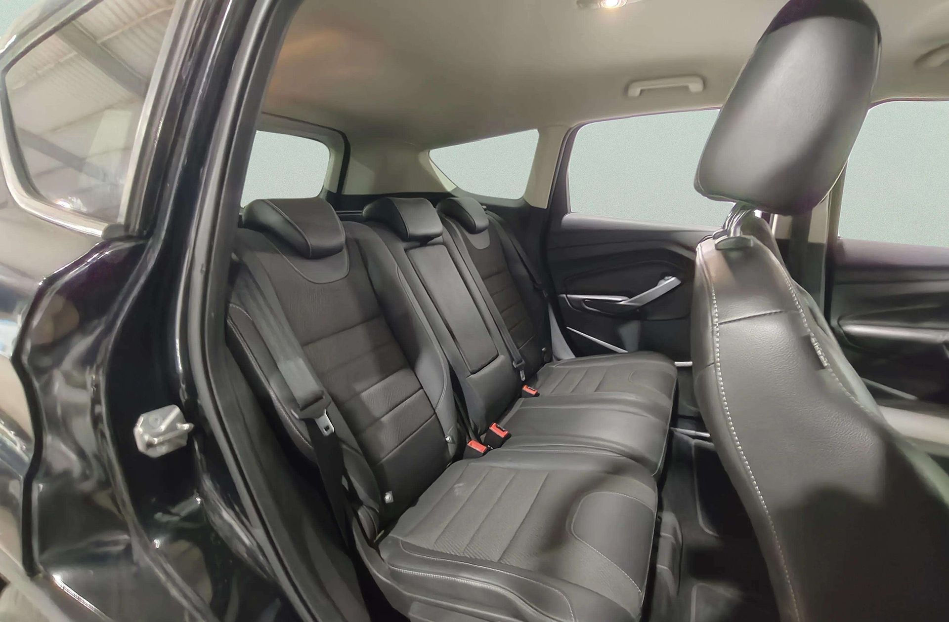Ford Kuga 2.0 TDCi Titanium 4x2 - foto 18