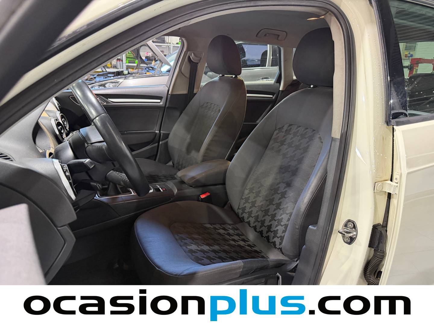 Foto asientos delanteros Audi A3 Audi A3 Sportback Attracted 1.6 TDI (105 CV)