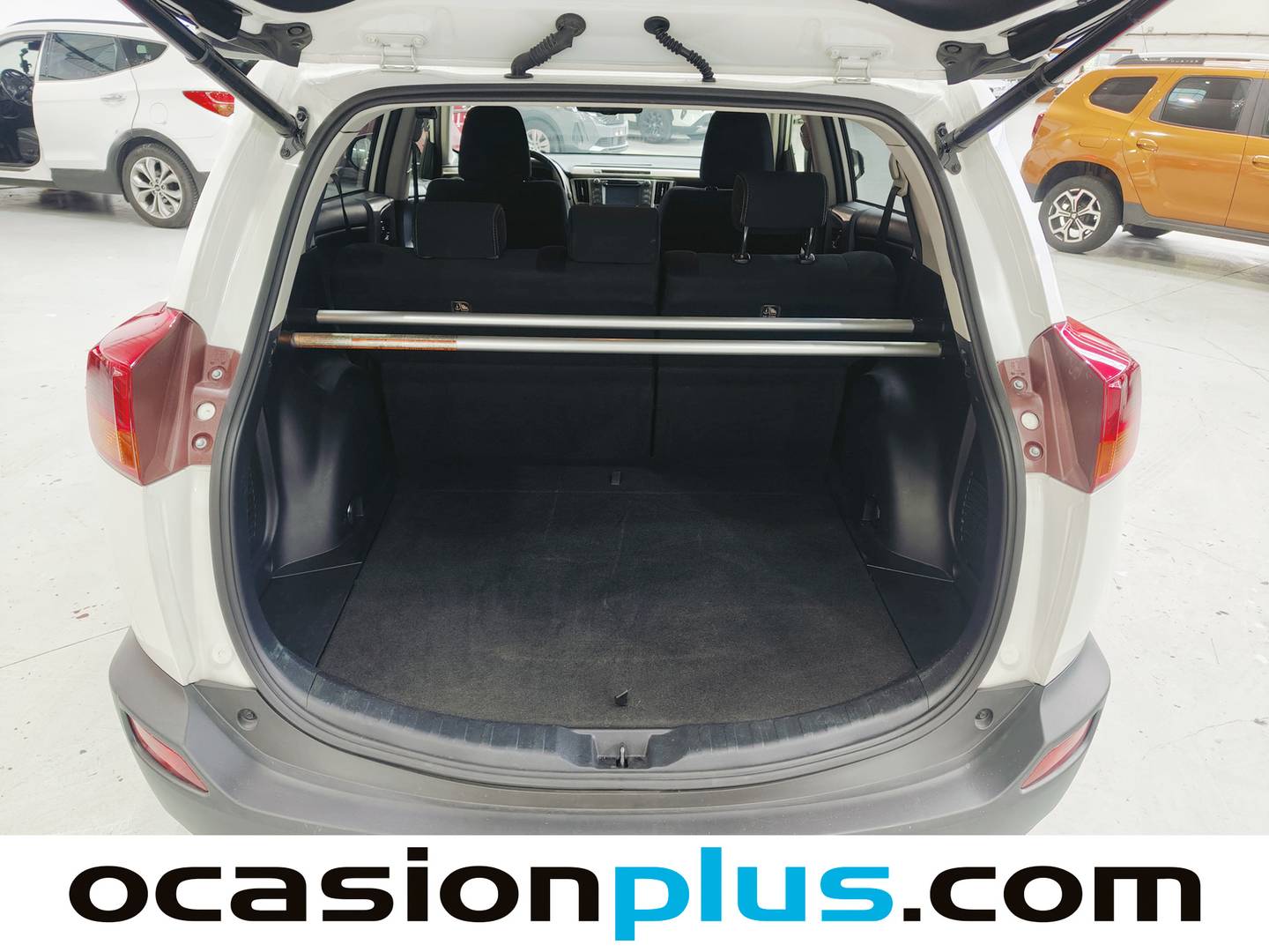 Fotos maletero Toyota Rav4 Toyota Rav4 120D Advance 4x2 (124 CV)