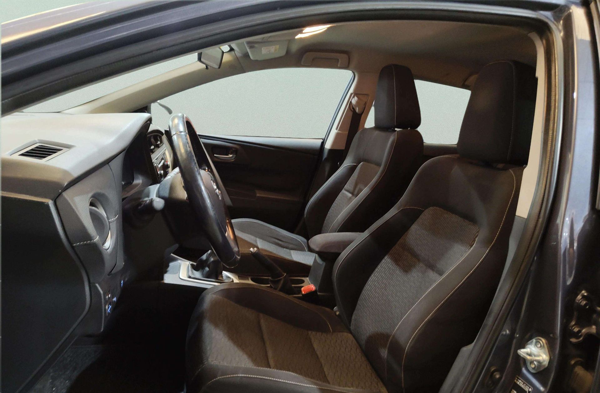 Toyota Auris 90D Feel! - foto 9