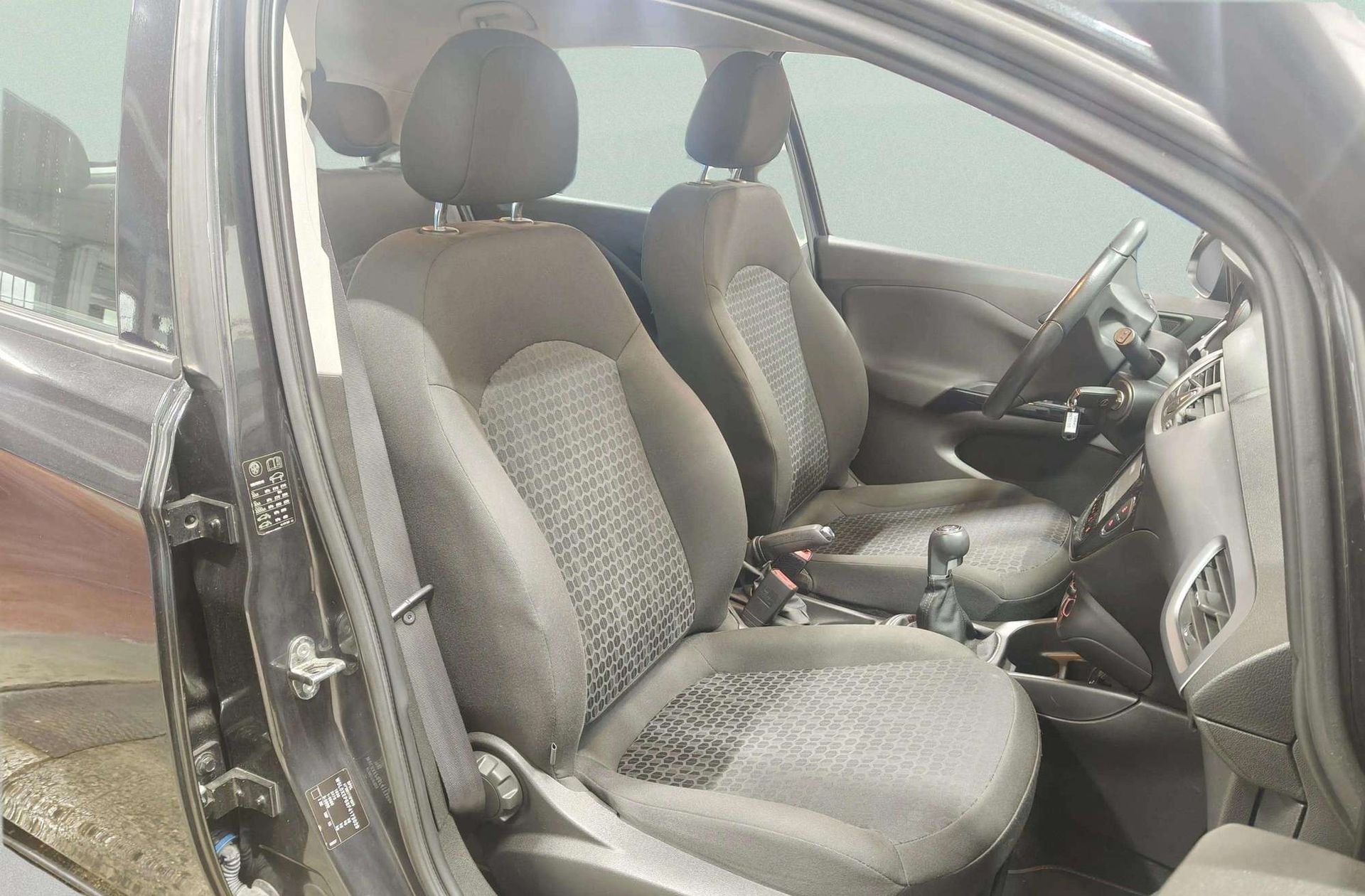 Opel Corsa 1.4 Selective - foto 14
