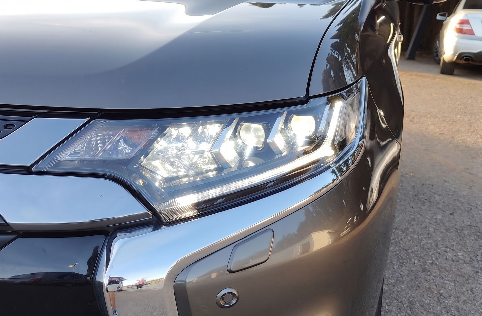 Mitsubishi Outlander 2.4 PHEV Kaiteki 4WD - foto 13