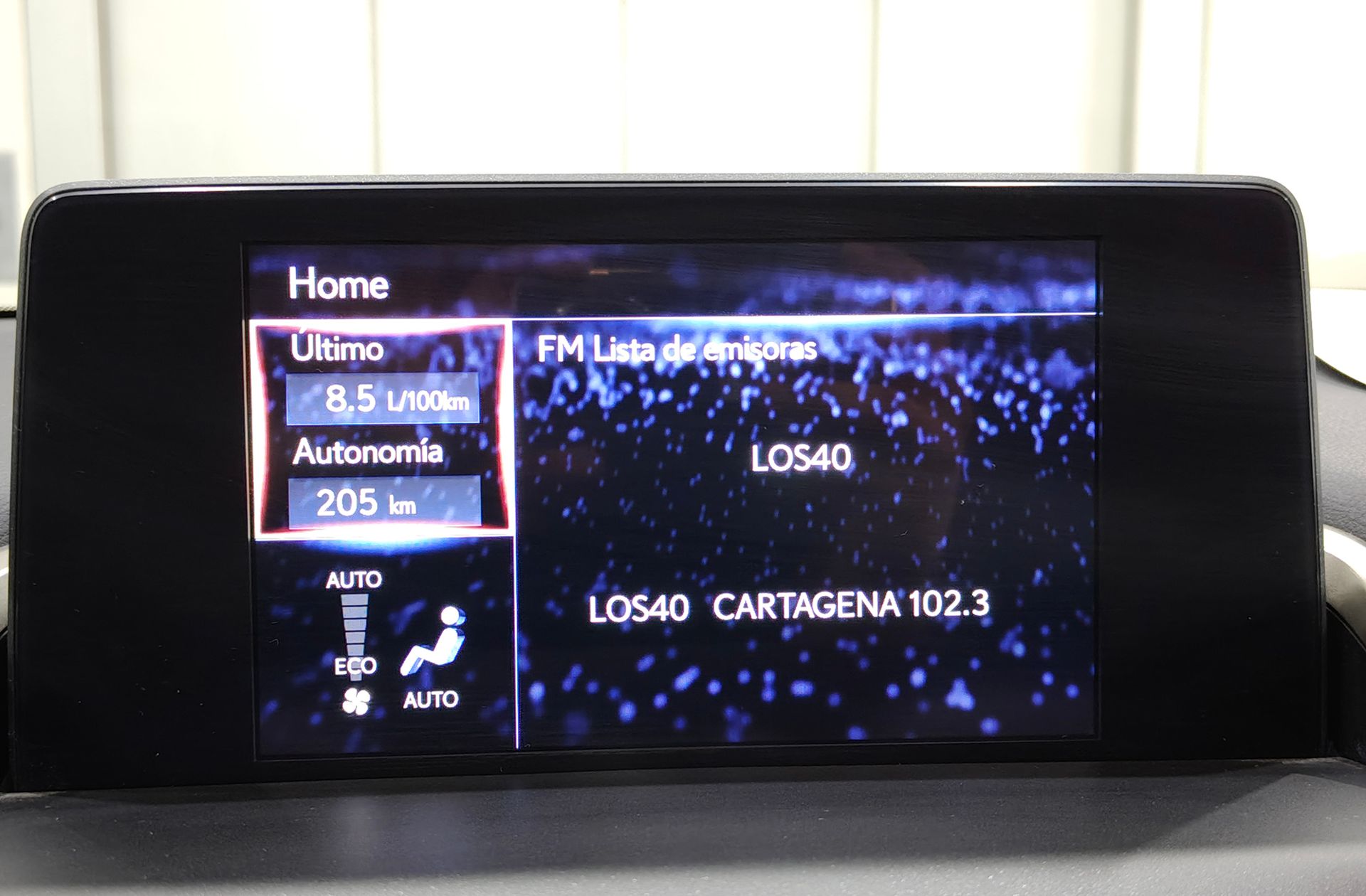 Lexus NX 300h Executive 4WD - foto 36