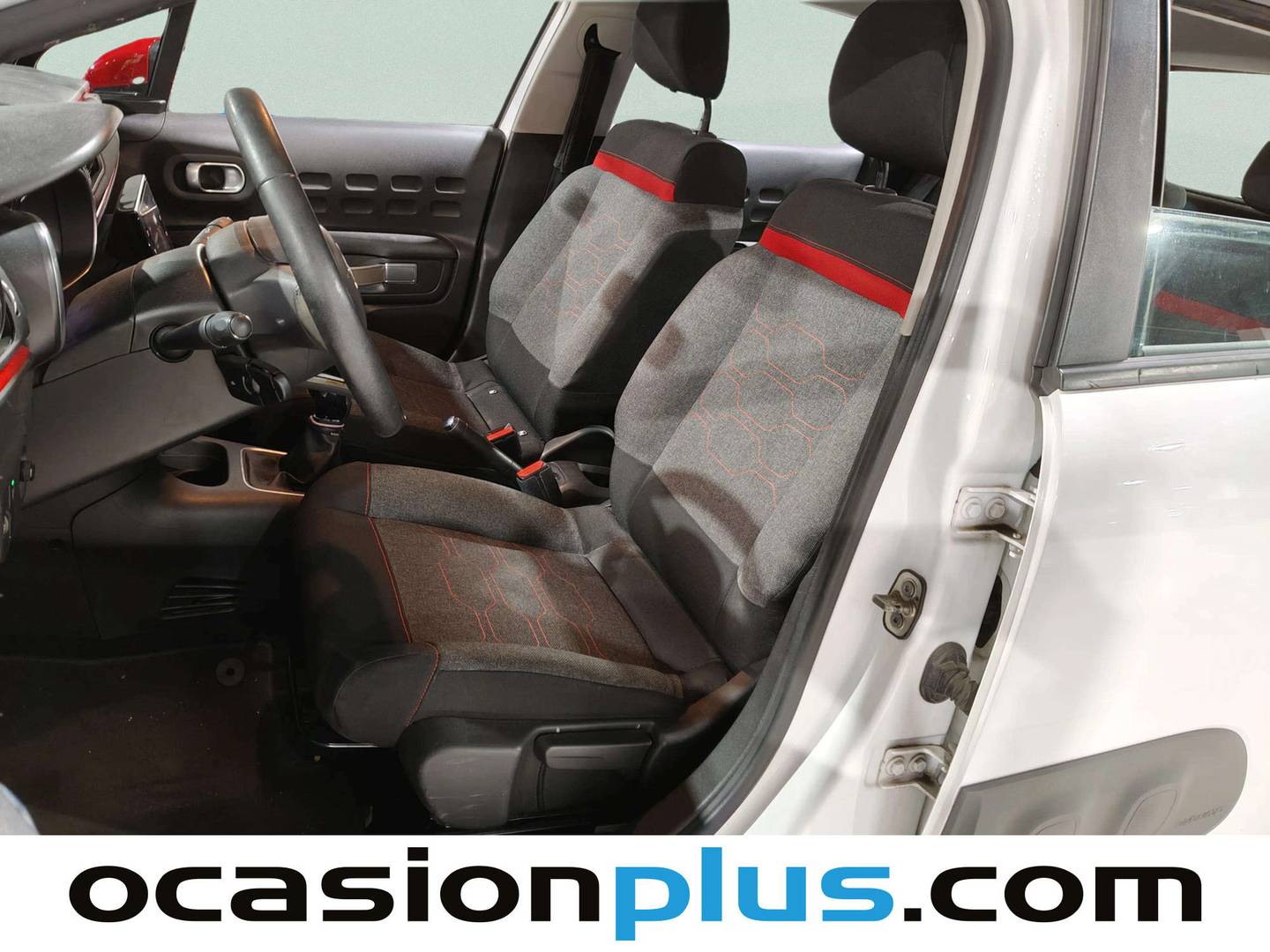 Foto asientos delanteros Citroën C3 Citroën C3 PureTech 82 Feel (82 CV)