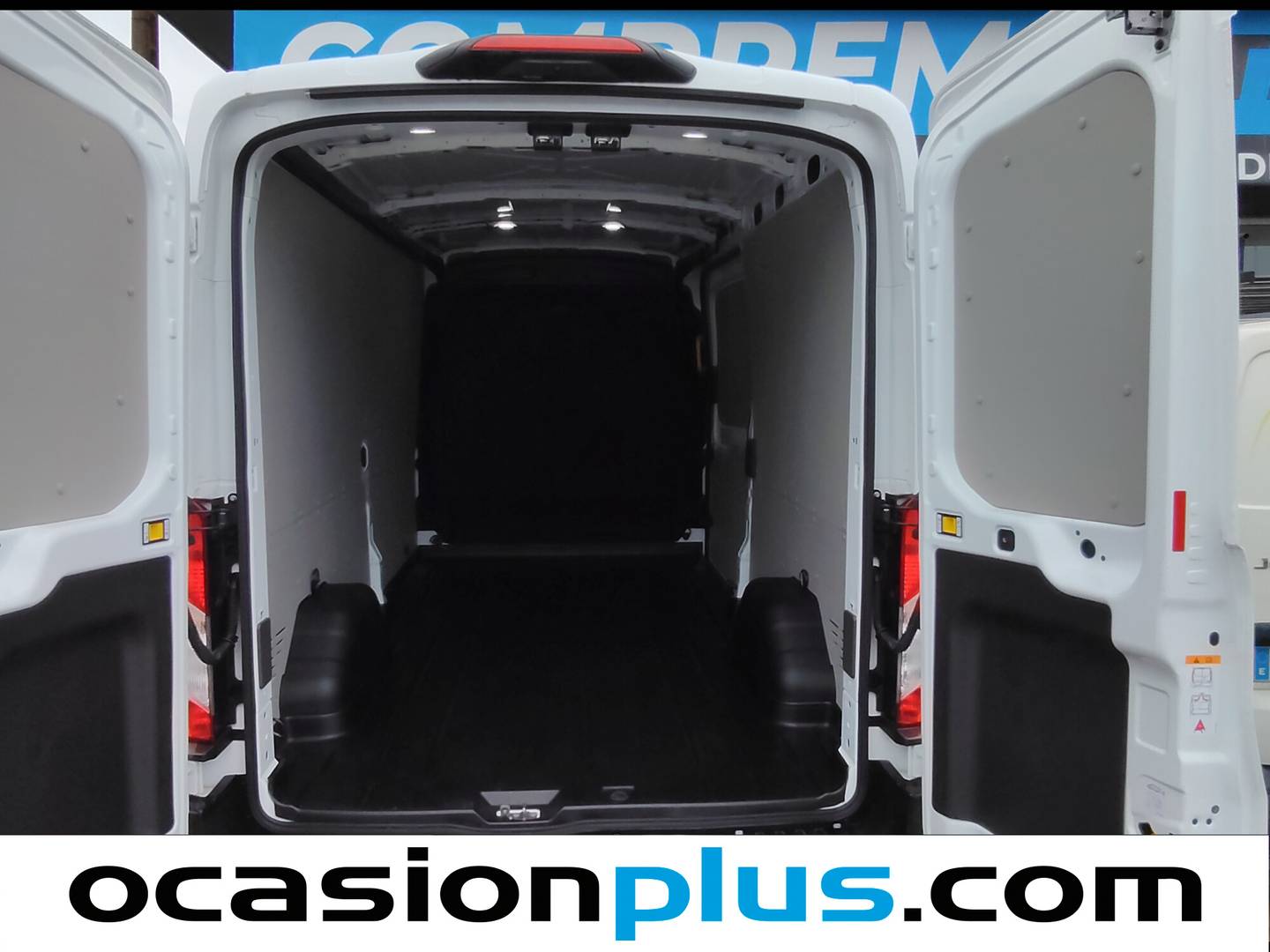 Foto asientos traseros Ford Transit Ford Transit Furgon 350 L3H2 Trend (130 CV)
