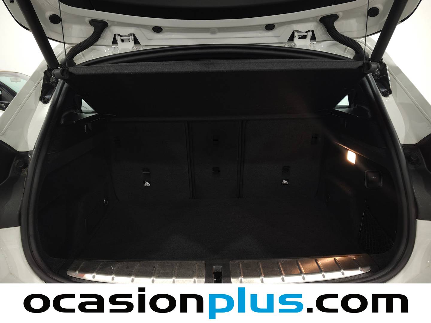 Fotos maletero BMW X2 BMW X2 sDrive18d (150 CV) Pack M