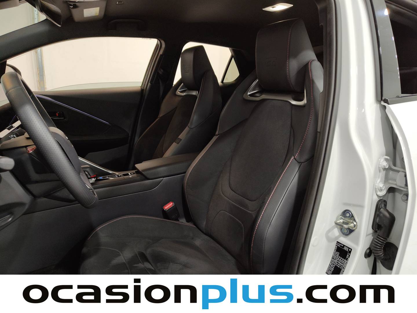 Foto asientos delanteros Toyota C-HR Toyota C-HR 200H GR Sport (196 CV)