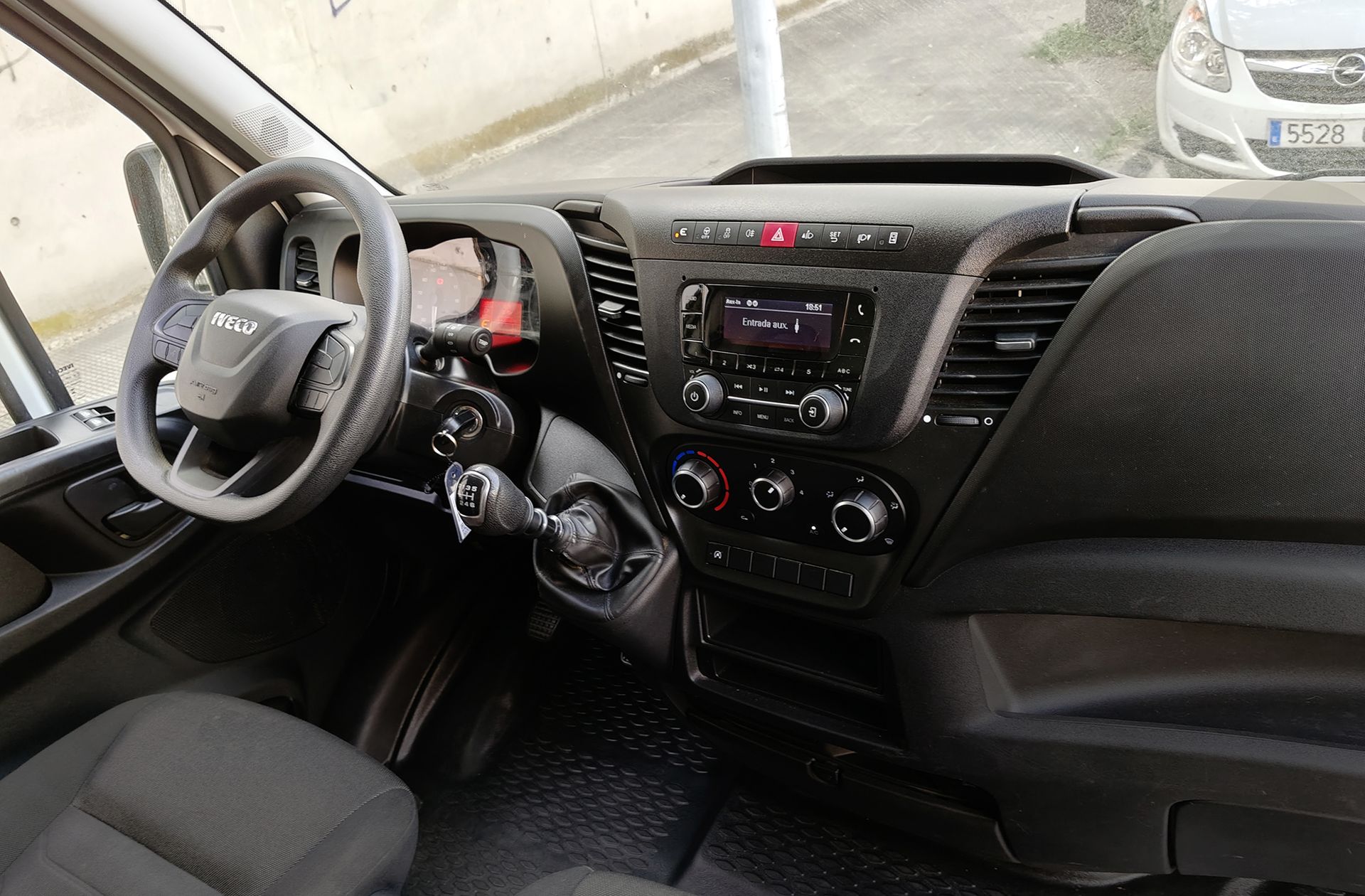 Iveco Daily Furgon 35S 16 V 3520L/H2 - foto 6