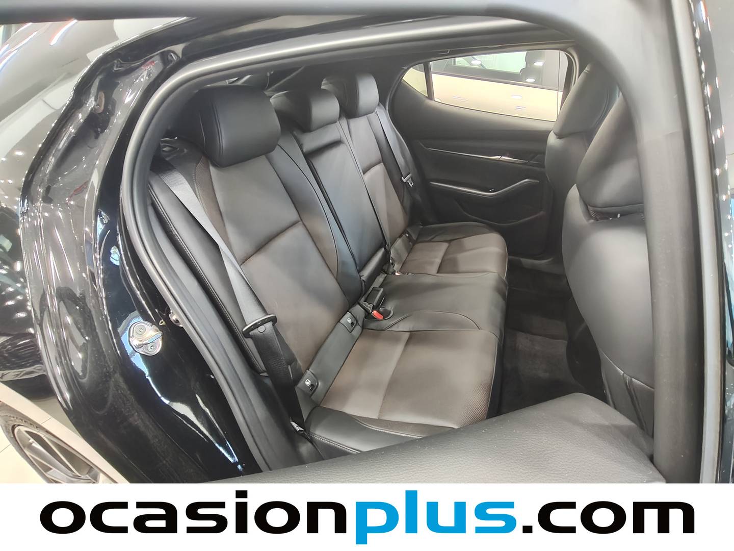 Foto asientos traseros Mazda Mazda3 Mazda Mazda 3 2.5L E-SKY G MHEV Takumi 6AT  (140 CV)