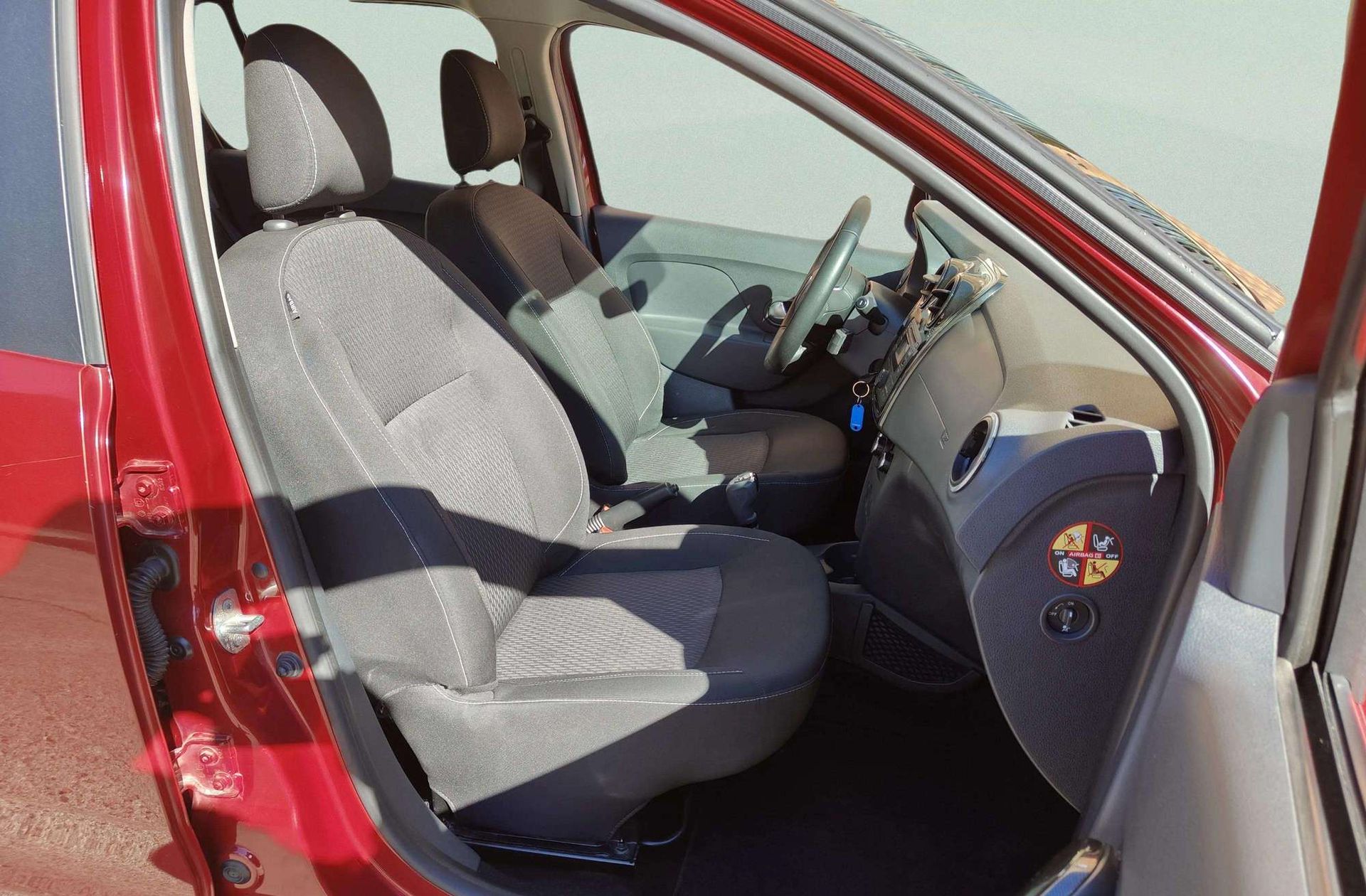 Dacia Sandero Laureate dCi - foto 17