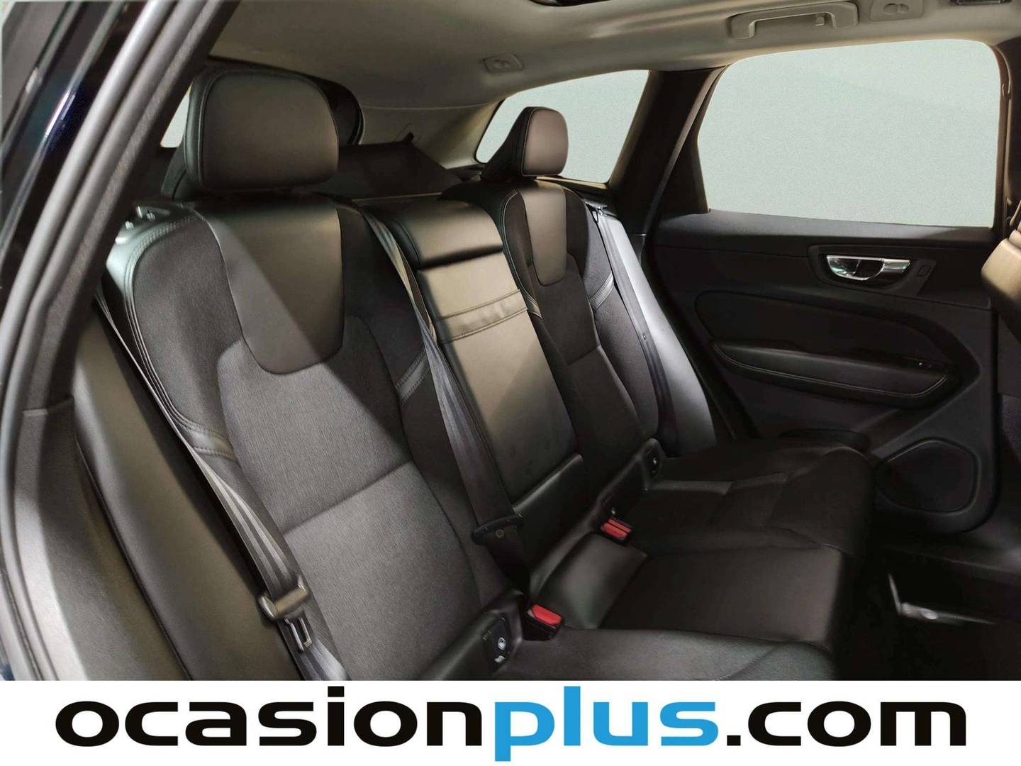 Foto Volvo XC60 Volvo XC60 2.0 T4 Momentum Auto (190 CV)