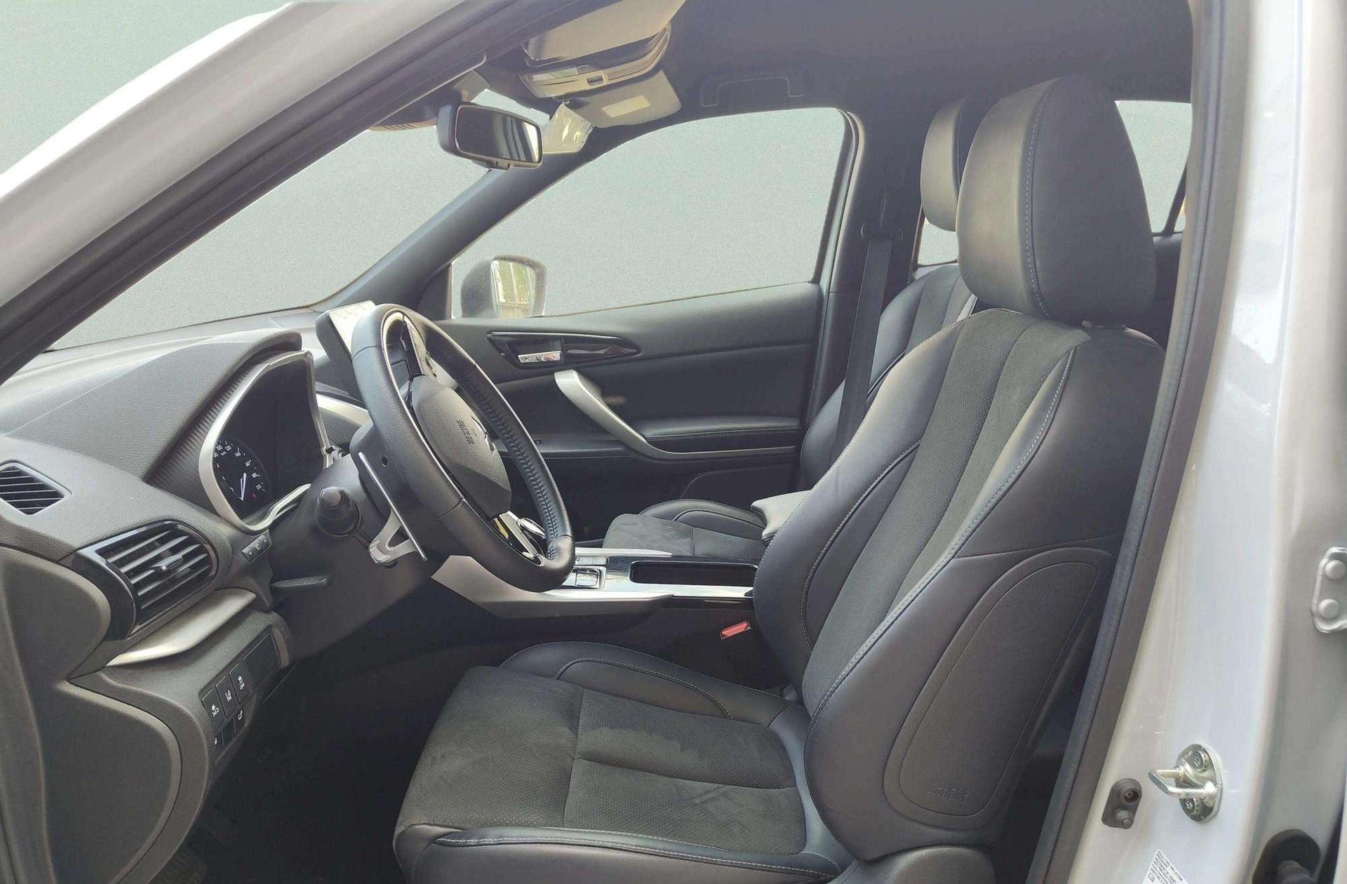 Mitsubishi Eclipse Cross 2.4 PHEV Kaiteki 4WD - foto 10
