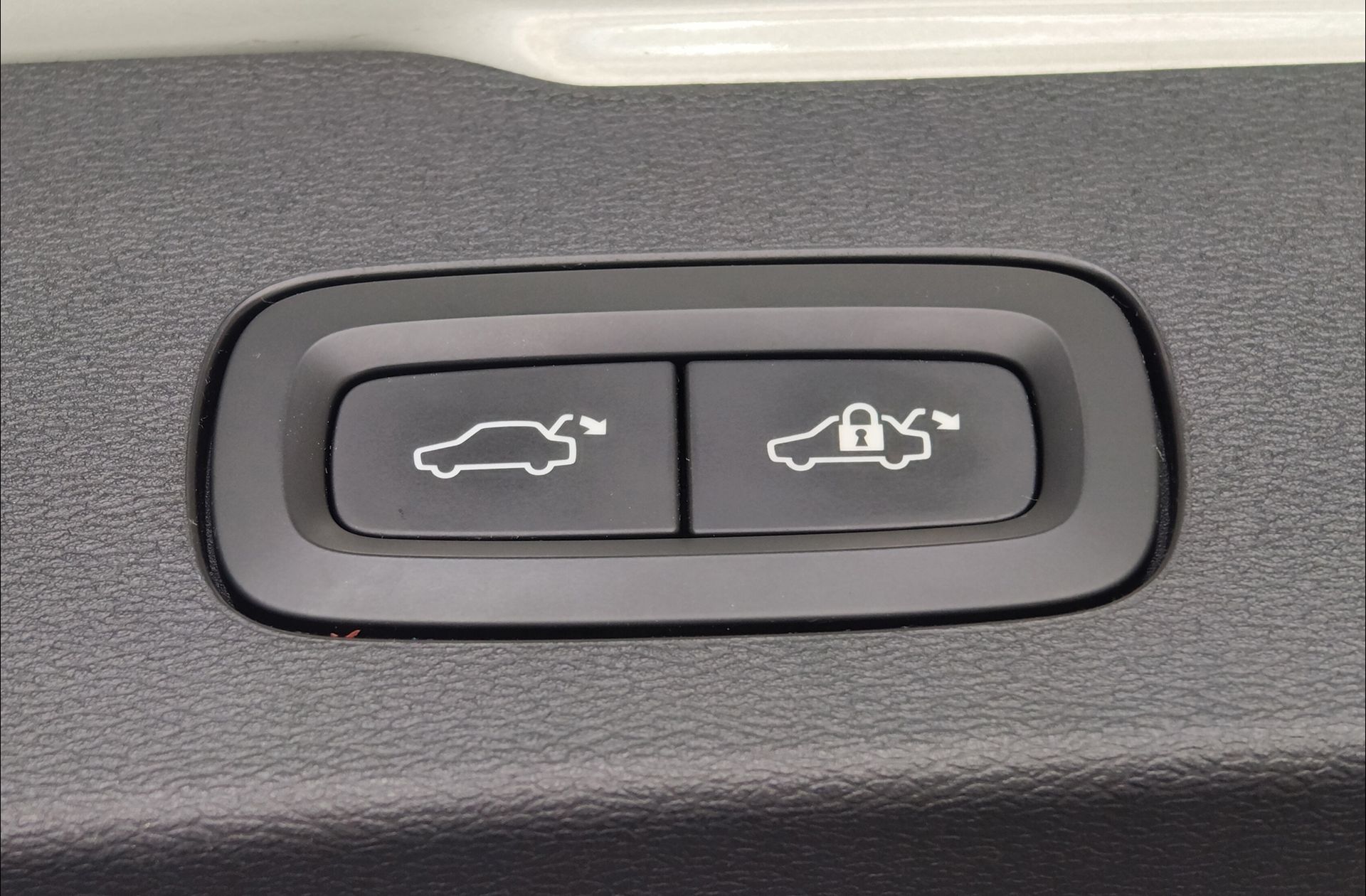 Volvo V60 D4 Momentum - foto 16