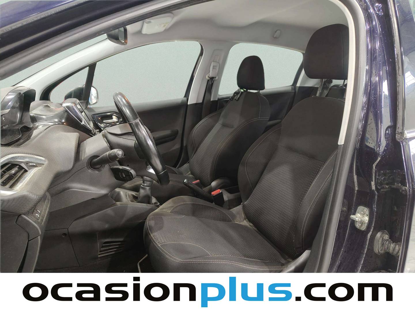 Foto asientos delanteros Peugeot 208 Peugeot 208 BlueHDi 100 Allure (100 CV)