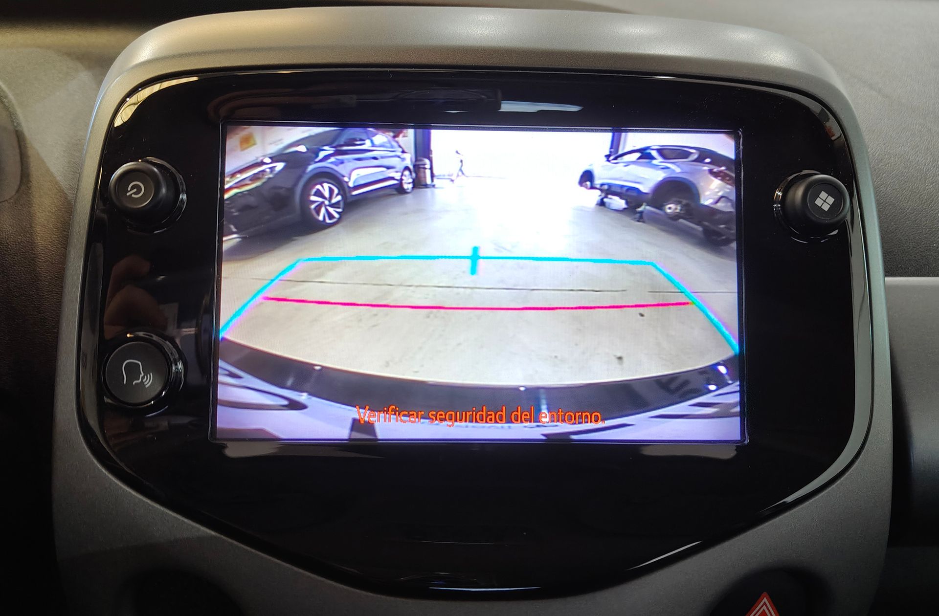 Toyota Aygo 1.0 70 x-play - foto 8