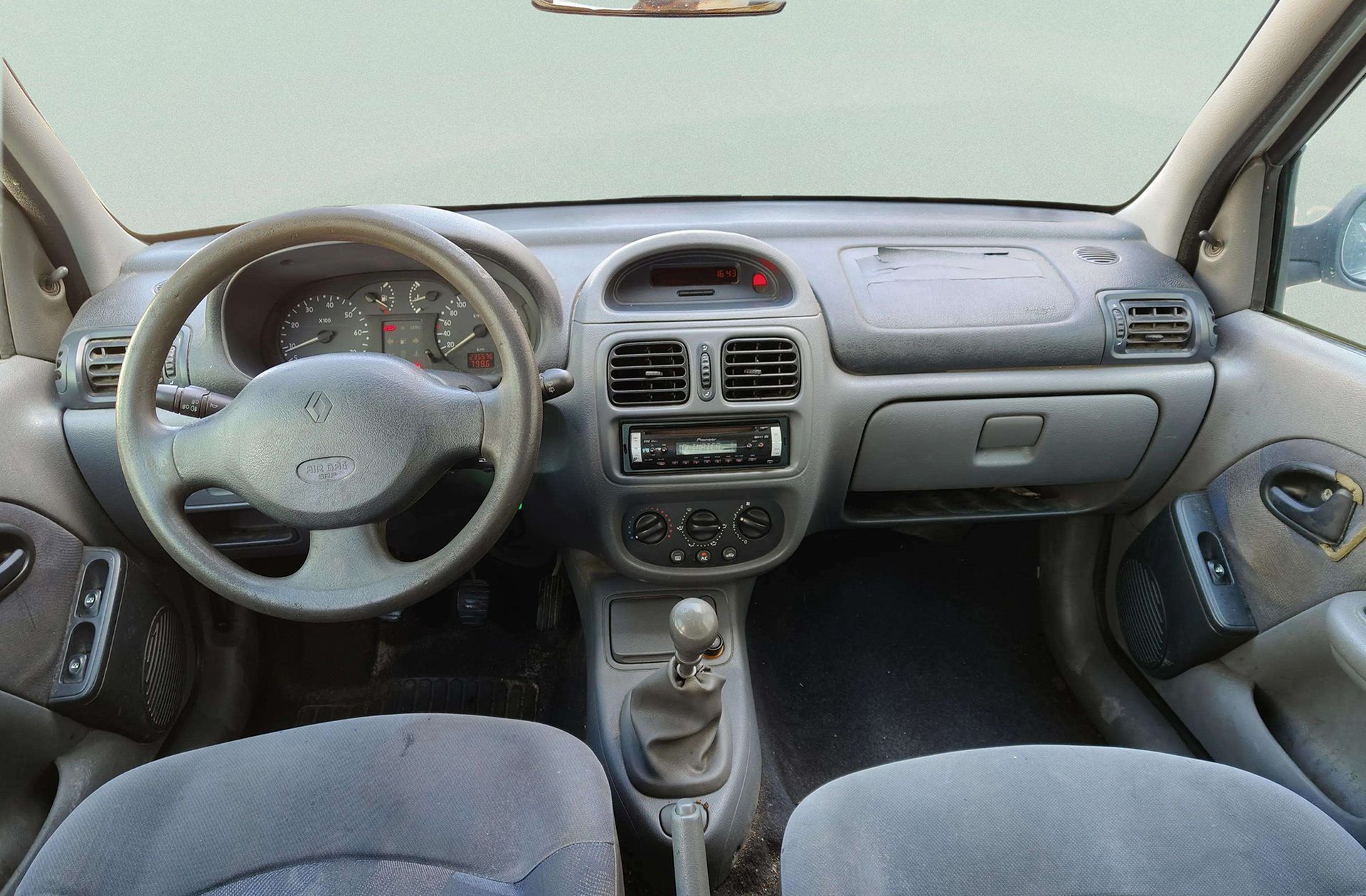 Renault Clio 1.9 D Alizé - foto 6