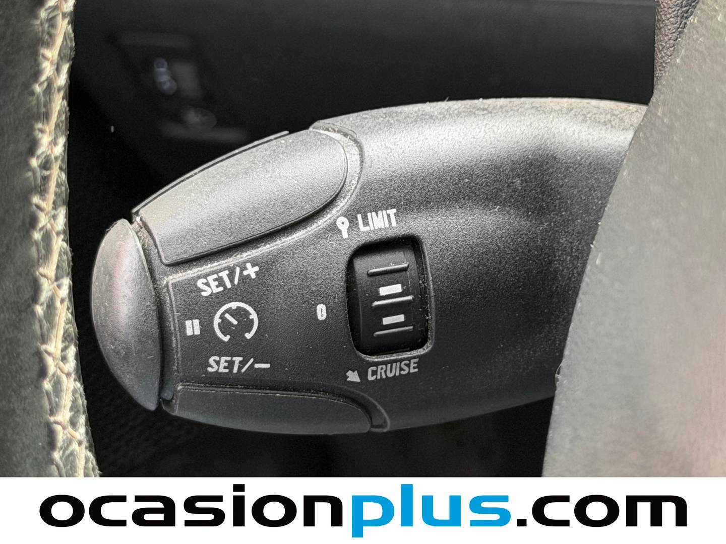Equipamiento del Peugeot 2008 Peugeot 2008 PureTech 110 S&S Allure EAT6 (110 CV)