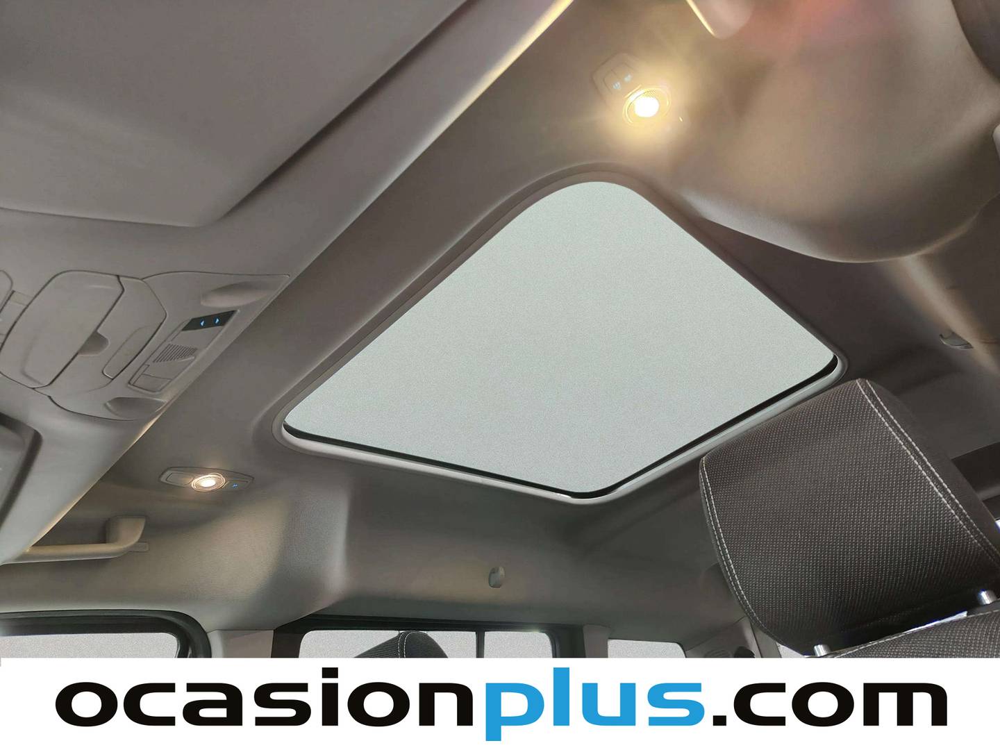 Foto Ford Grand Tourneo Connect Ford Grand Tourneo Connect 1.5 TDCi Titanium (120 CV)