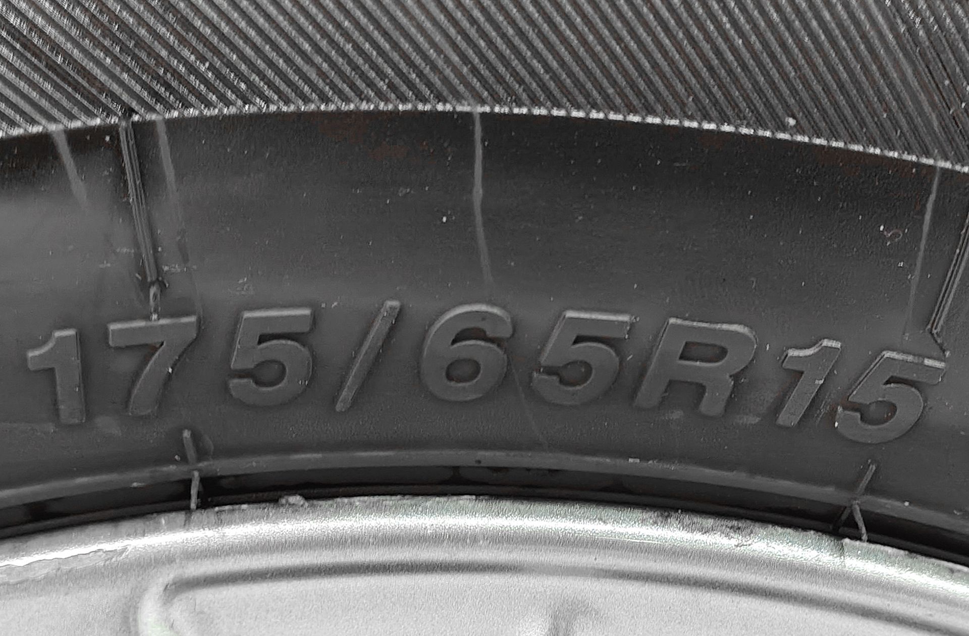 Toyota Yaris 70 Active - foto 35