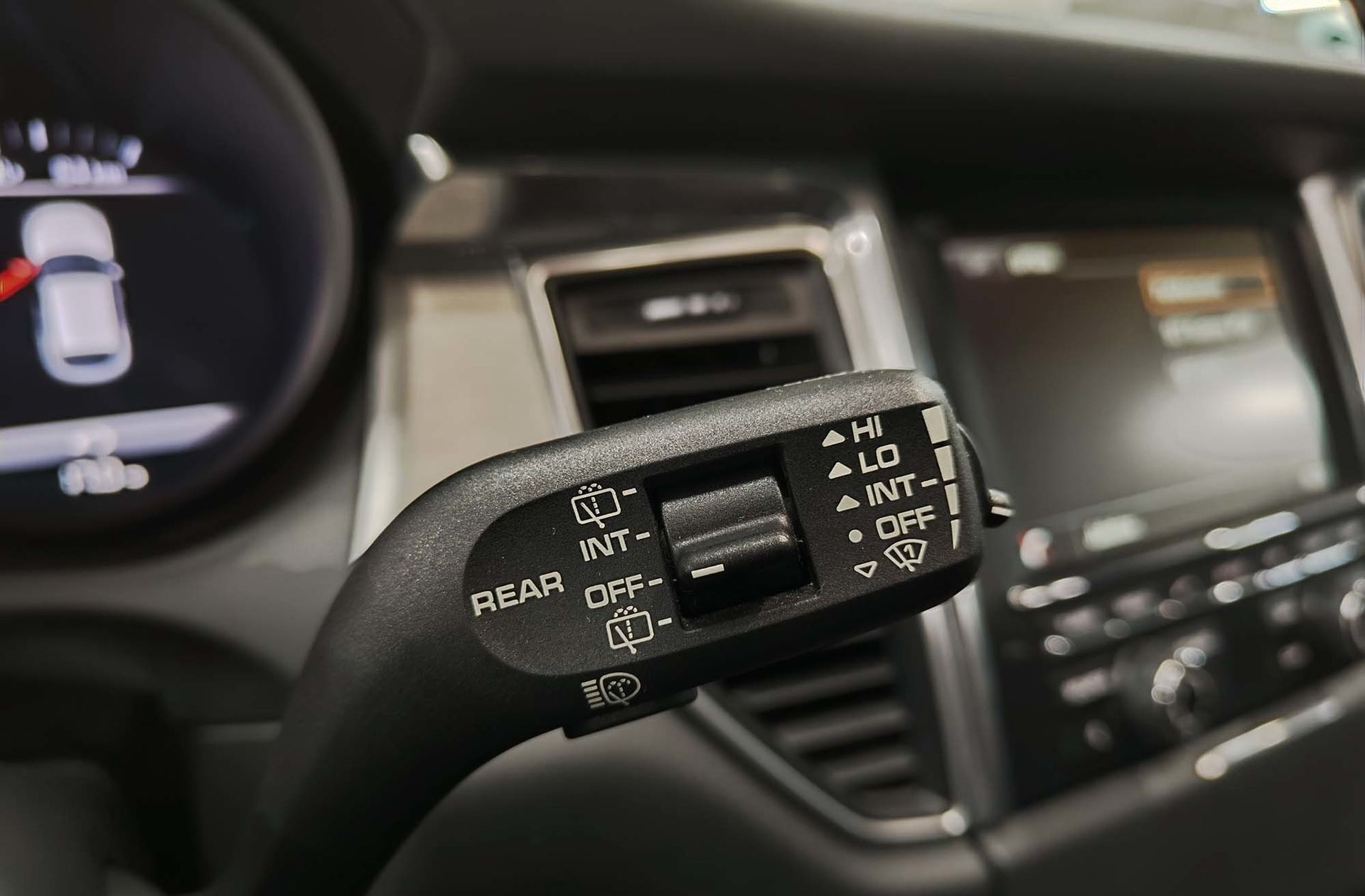 Porsche Macan Turbo - foto 36