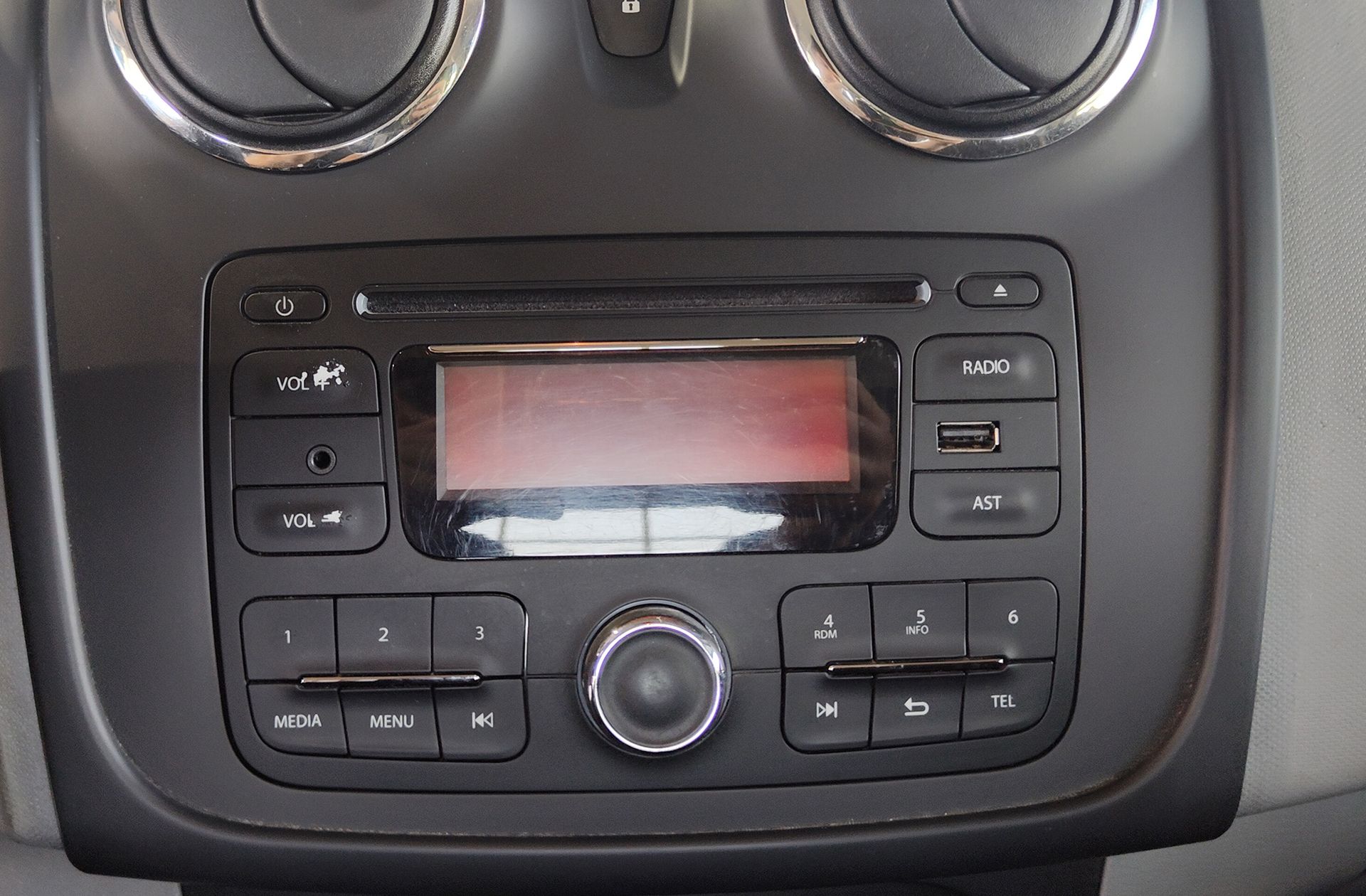 Dacia Logan dCi 90 Ambiance - foto 24