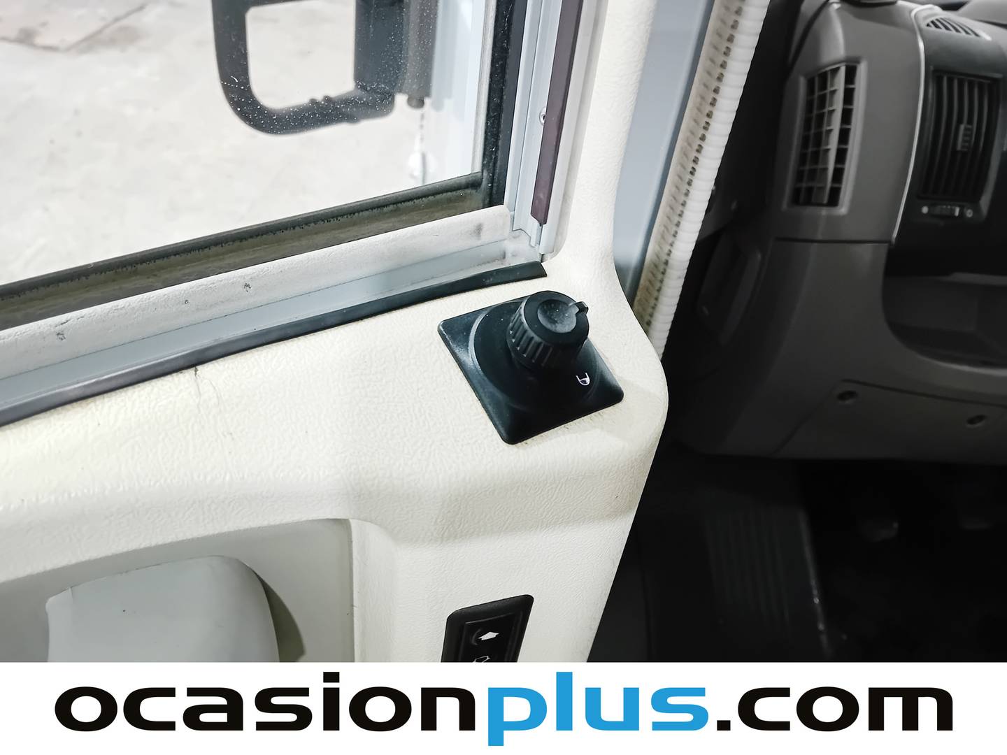 Foto Tec I-TEC Tec I-TEC I670 (158 CV) 4 Plazas