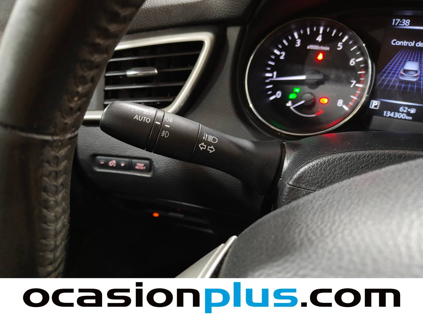Equipamiento del Nissan QASHQAI Nissan Qashqai DIG-T 115 Acenta 4x2 XTronic (115 CV)