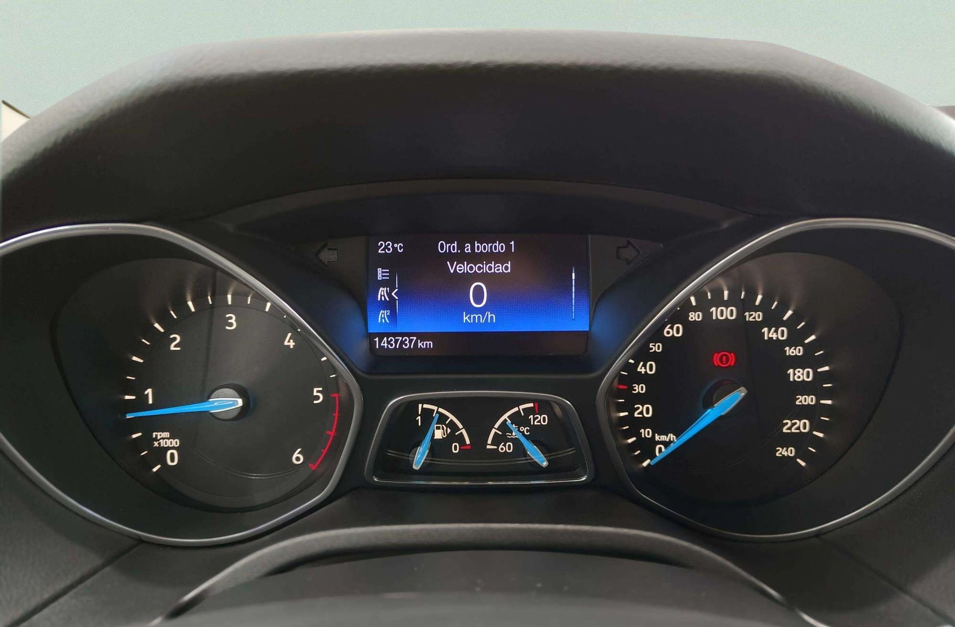 Ford Focus 1.5 TDCi Trend+ - foto 22