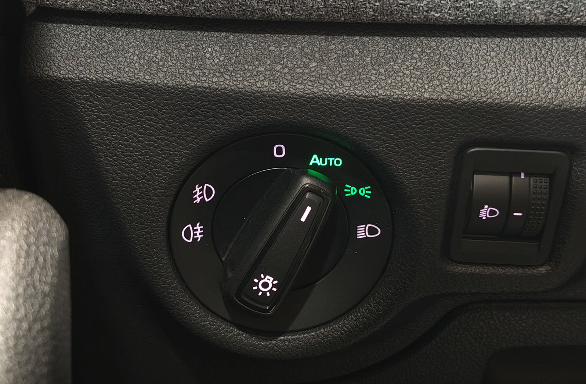Škoda Kamiq 1.0 TSI Selection DSG - foto 26