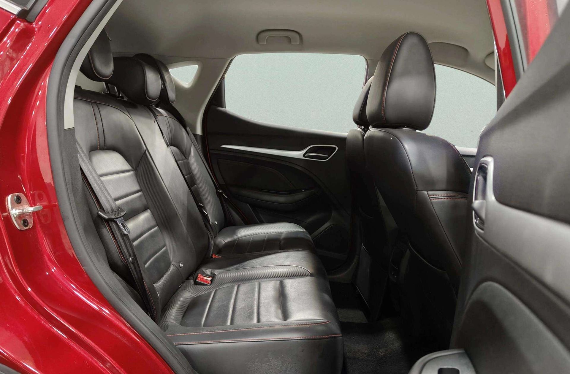 MG ZS 1.0T Luxury - foto 23