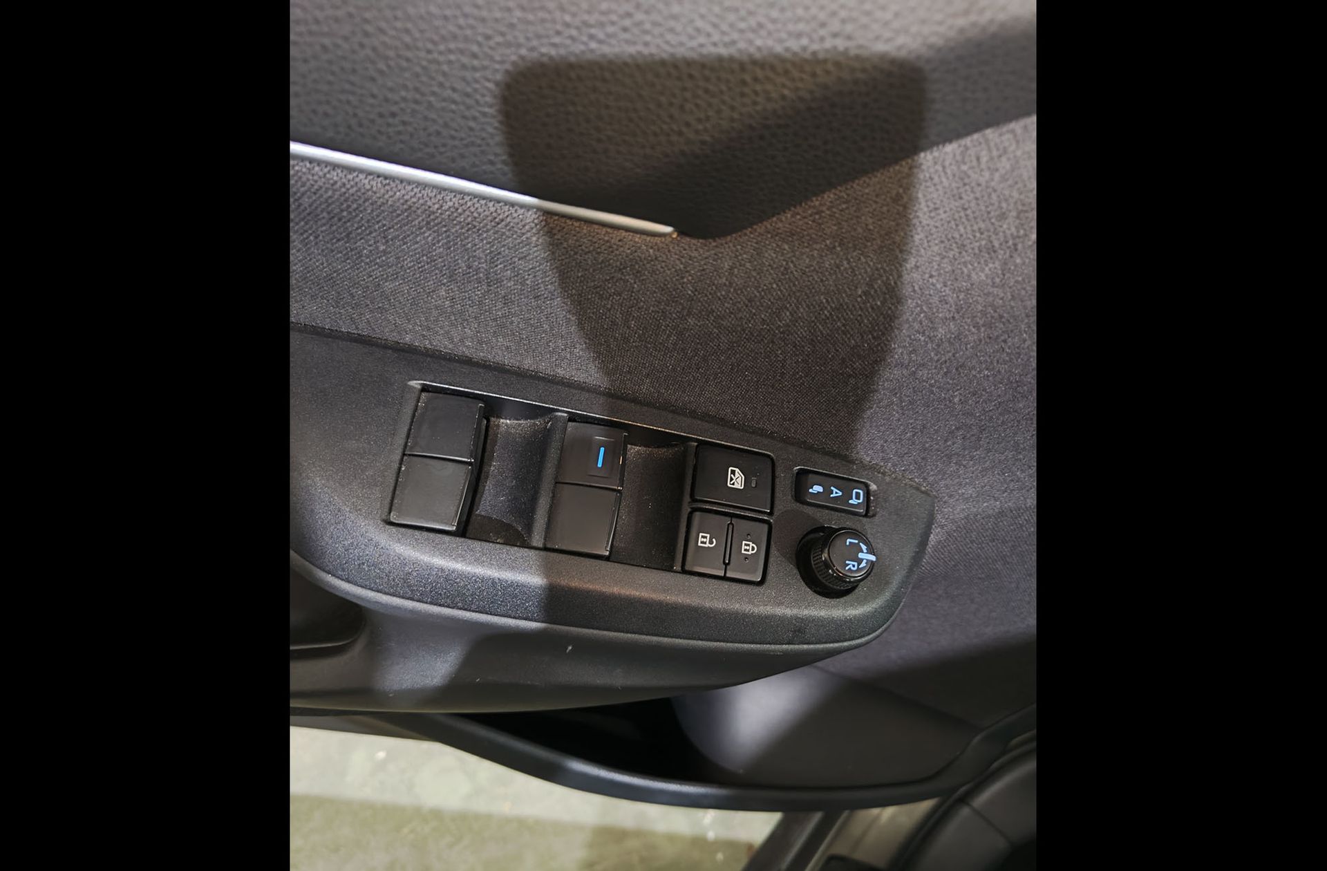 Toyota Yaris Cross 120H Active Tech - foto 31