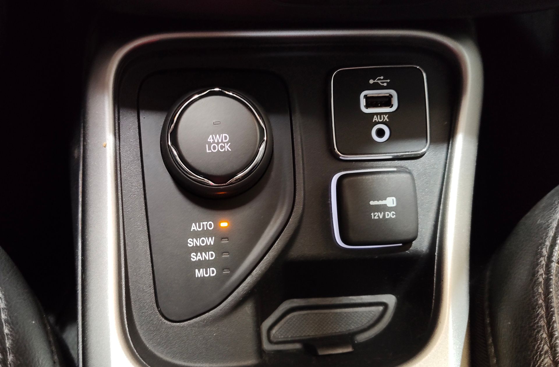 Jeep Compass 2.0 MultiJet Longitude 4x4 AD - foto 35