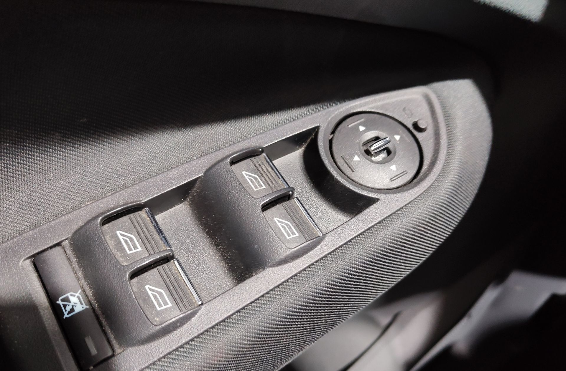 Ford C-Max 1.0 EcoBoost Trend - foto 29