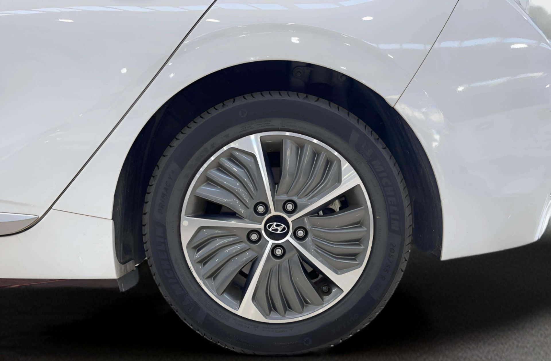 Hyundai Ioniq 1.6 GDI PHEV Klass DCT - foto 32