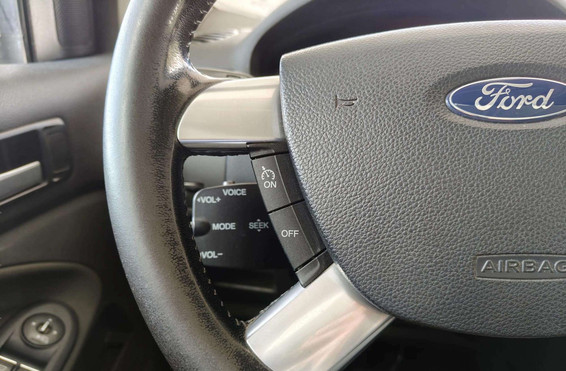 Ford Kuga 2.0 TDCi Titanium 4x4 Powershift - foto 29