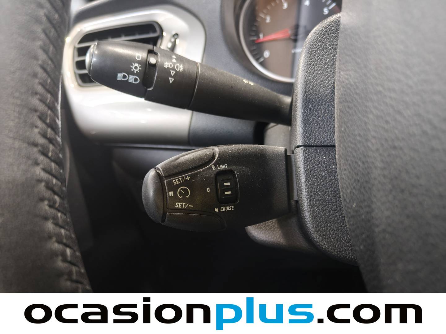 Citroën C-Elysée Citroën C-Elysee 1.6 VTi Exclusive (115 CV) seminuevo