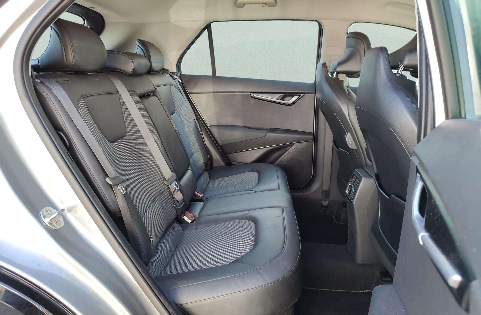 Kia Niro 1.6 GDi HEV Híbrido Drive - foto 21
