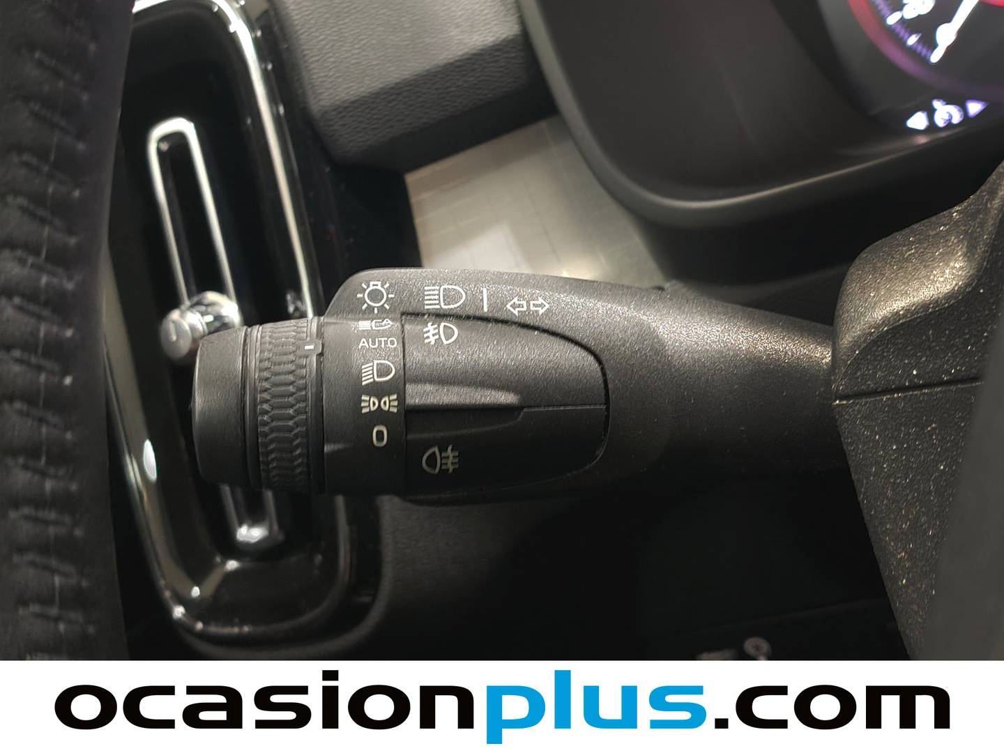 Volvo XC40 Volvo XC40 T3 Momentum Pro Auto (163 CV) barato