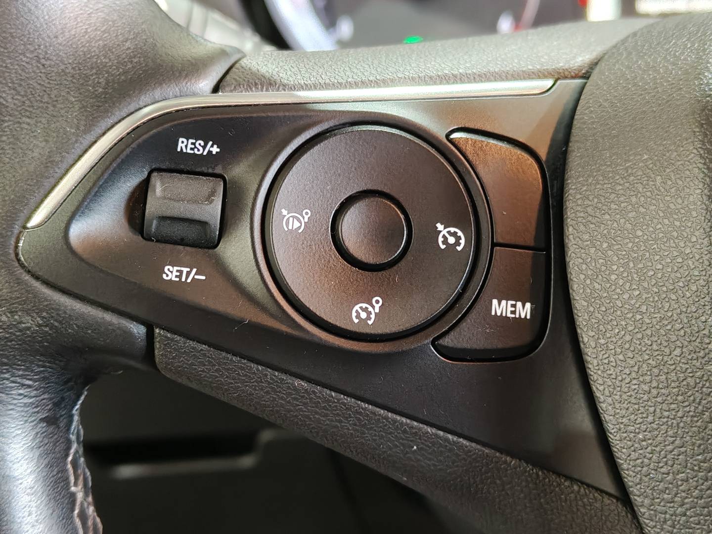 Foto Opel Grandland X Opel Grandland X 1.6 CDTi Excellence (120 CV)